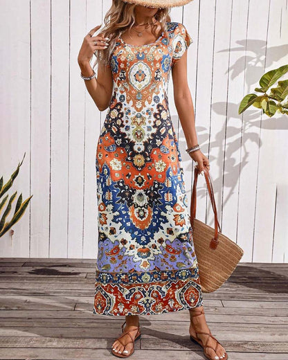 Van Delft Mode® | Kleurrijke casual jurk met print en splitten