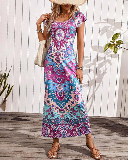 Van Delft Mode® | Kleurrijke casual jurk met print en splitten