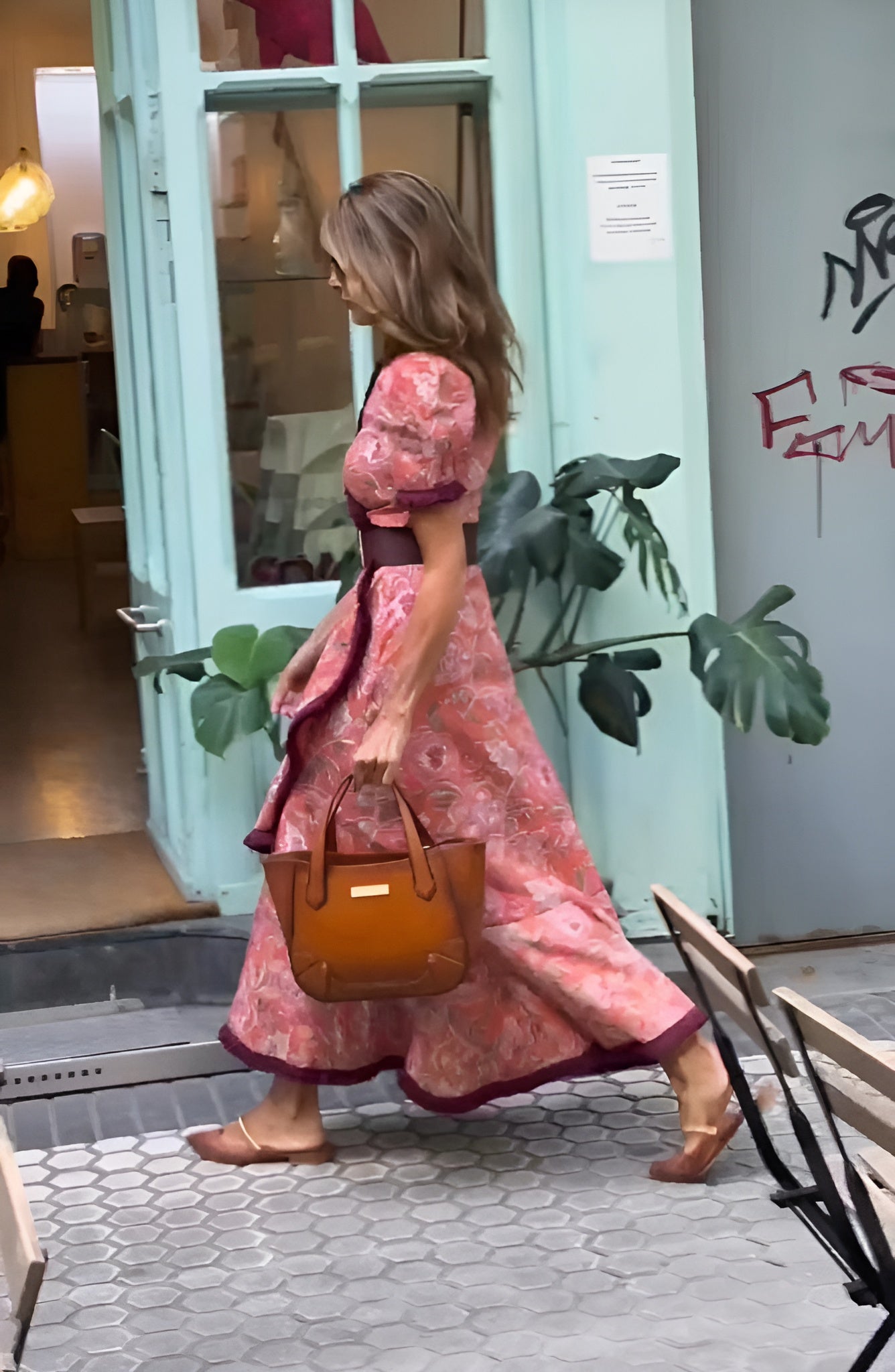 Van Delft Mode® | Elegante Roze Maxi Dress met Korte Mouwen