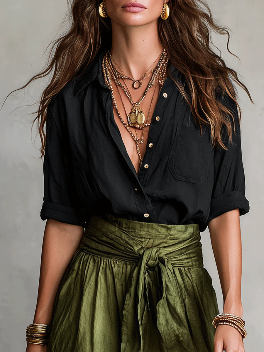 Vera™ | Set van twee delen: zwart t-shirt en olijfgroene midi rok